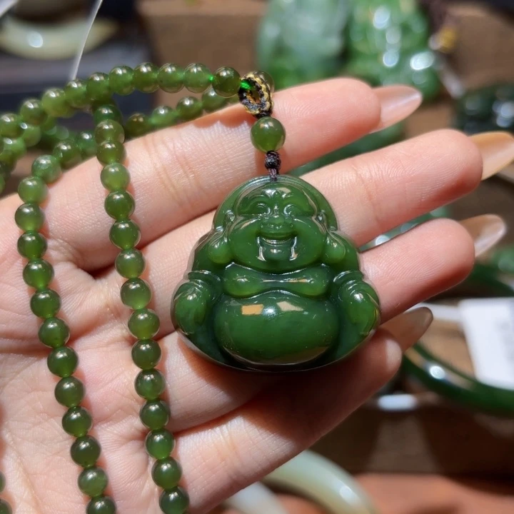 颈饰未镶嵌和田玉（碧玉）