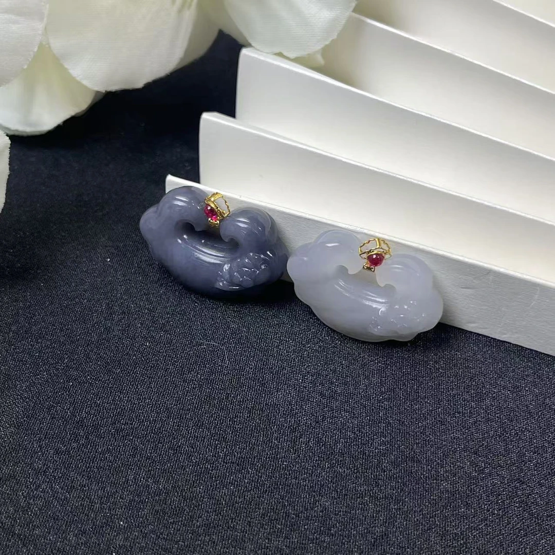 【睿泽鉴宝】18K和田玉烟紫如意锁吊坠多样性发一32*23*10 JJY0180