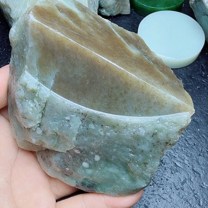 未镶嵌和田玉（糖玉）珠宝奇石