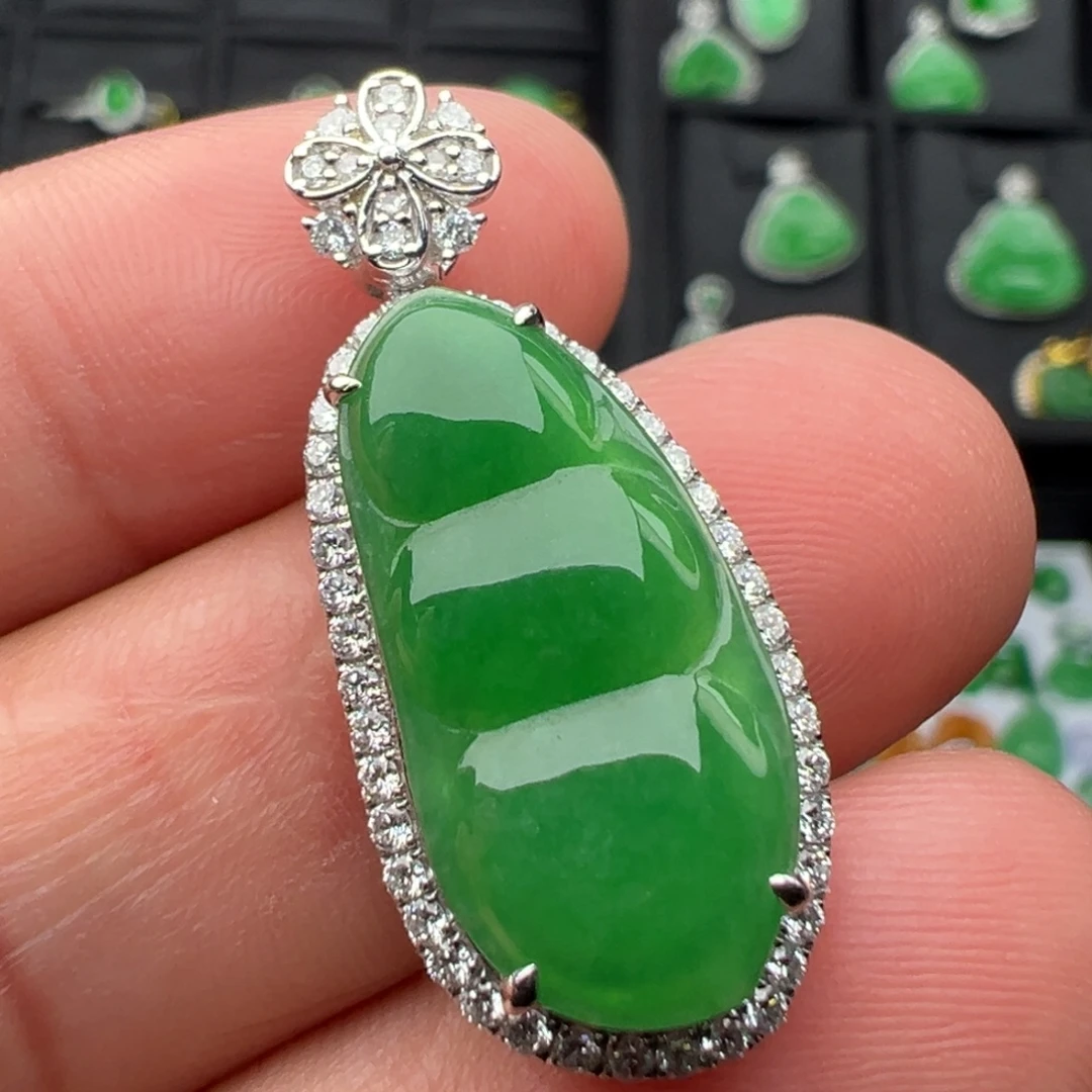 翡翠18K金镶嵌颈饰豆子21.7