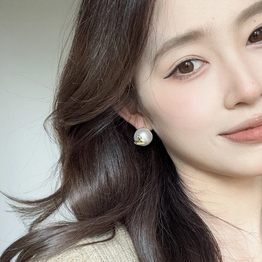 oushipei/欧诗佩 铜合金仿珍珠耳饰 法式轻奢复古土星珍珠耳环女