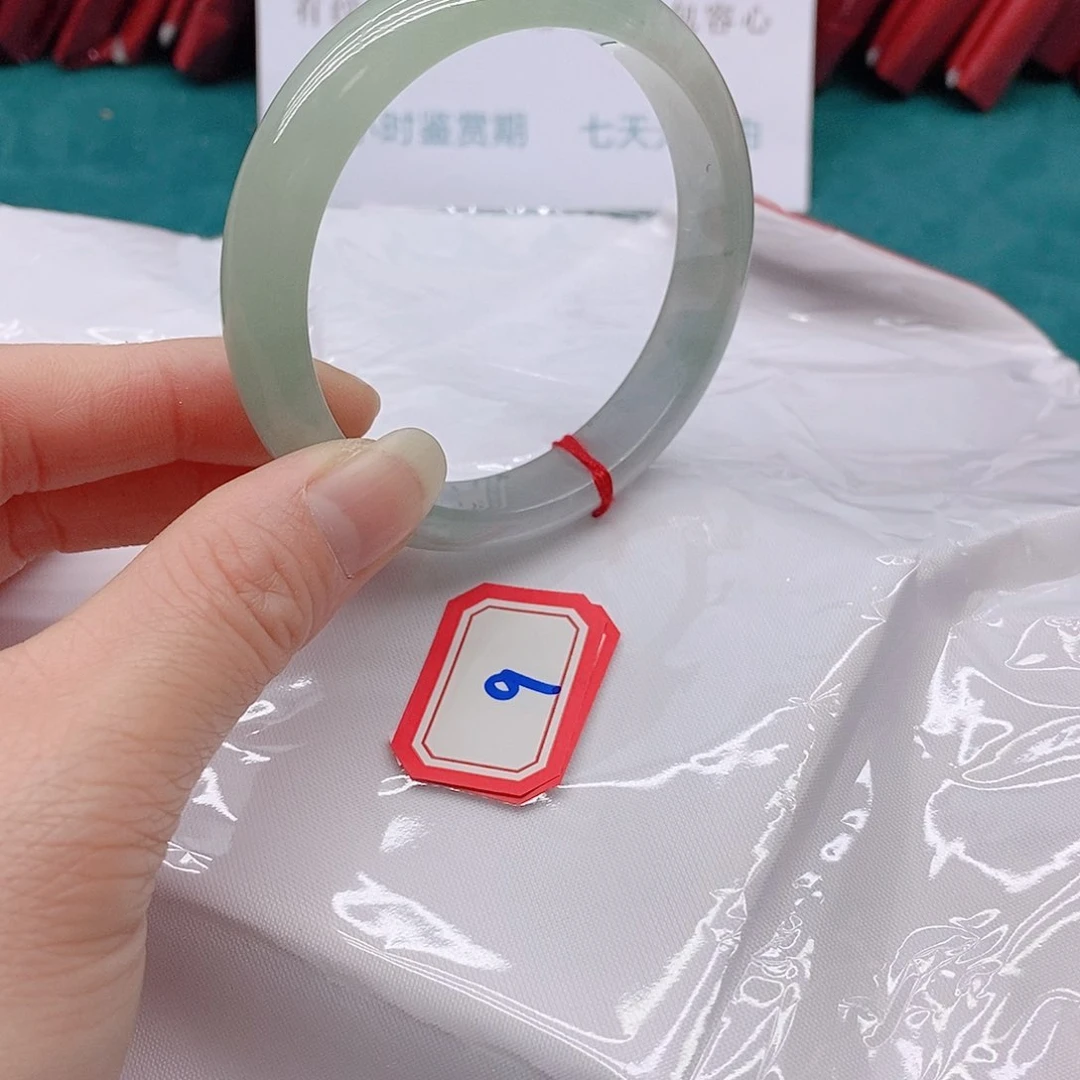 翡翠手镯未镶嵌雪**飞099999999