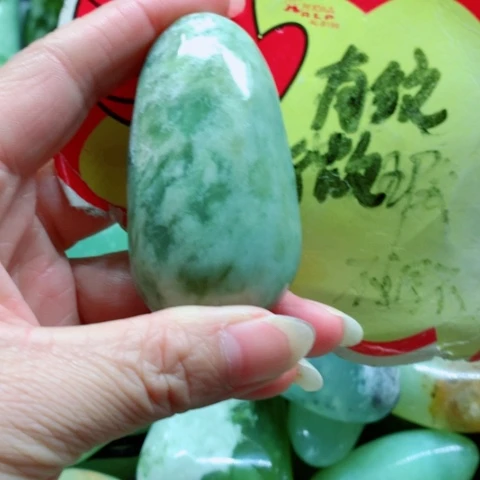 蛇纹石玉未镶嵌手把件