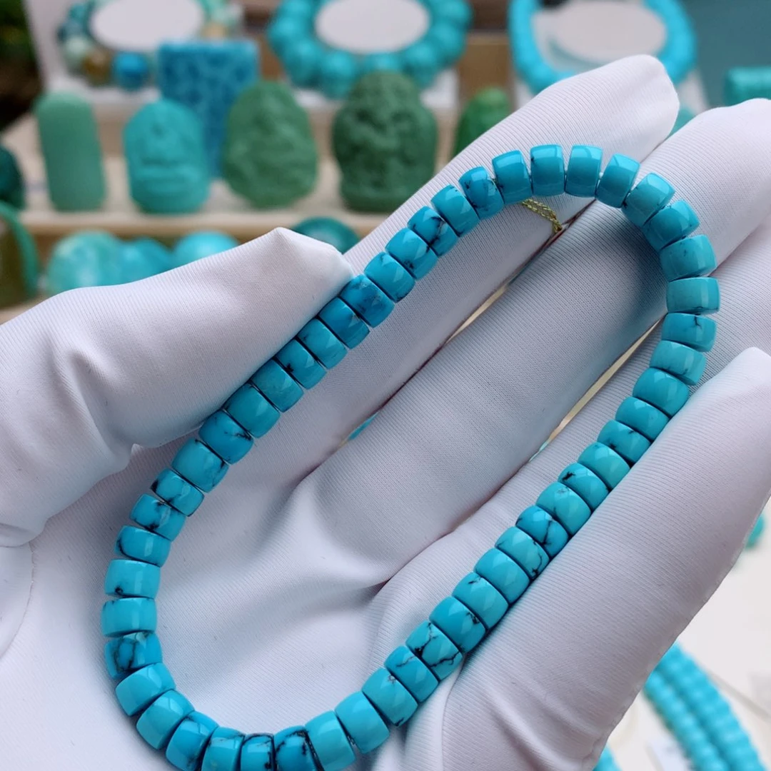 李***等绿松石未镶嵌挂件