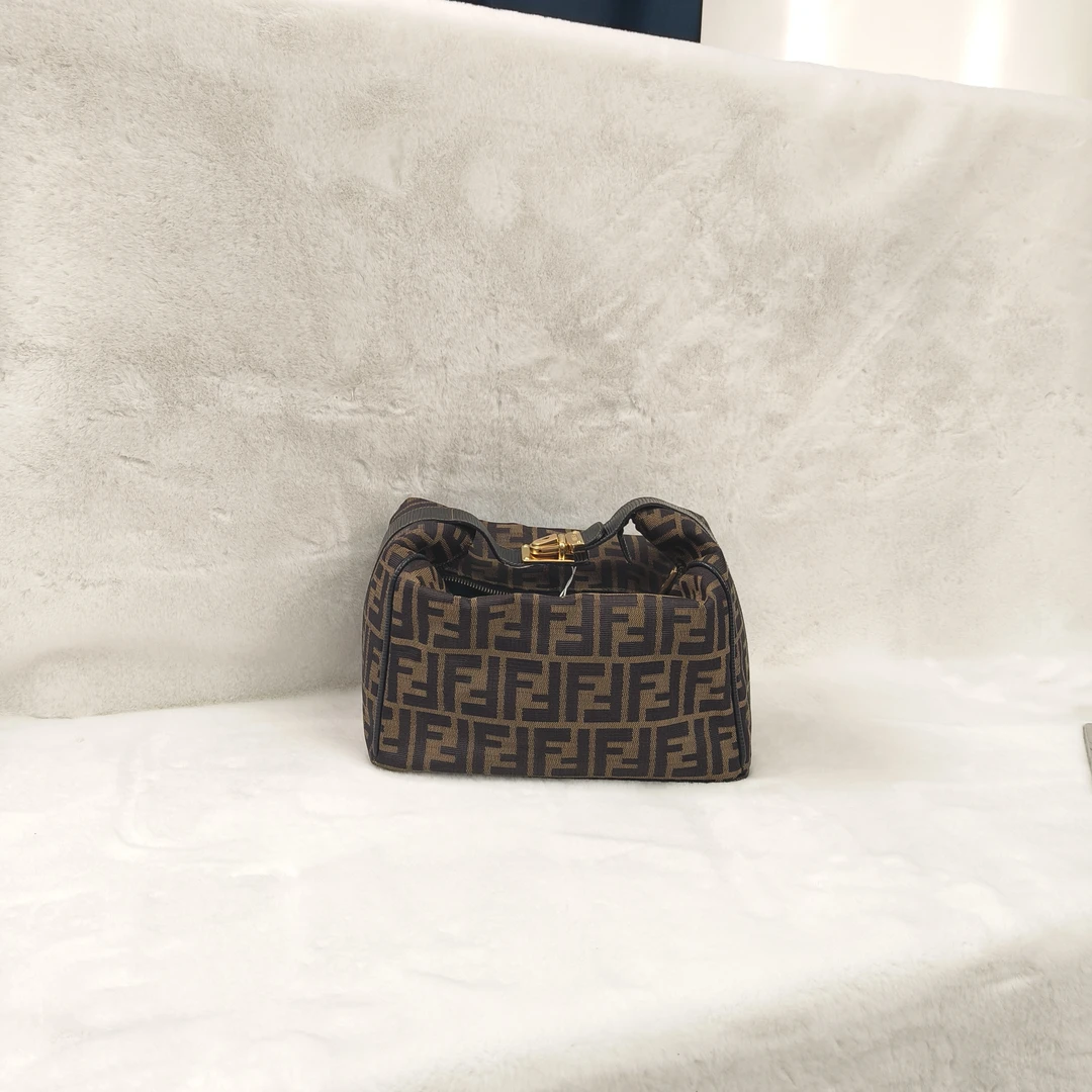 95新 FENDI/芬迪 暮野奢品/芬迪大饭盒/07014