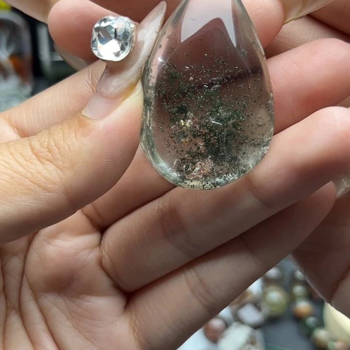 未镶嵌吊坠(赠链)水晶