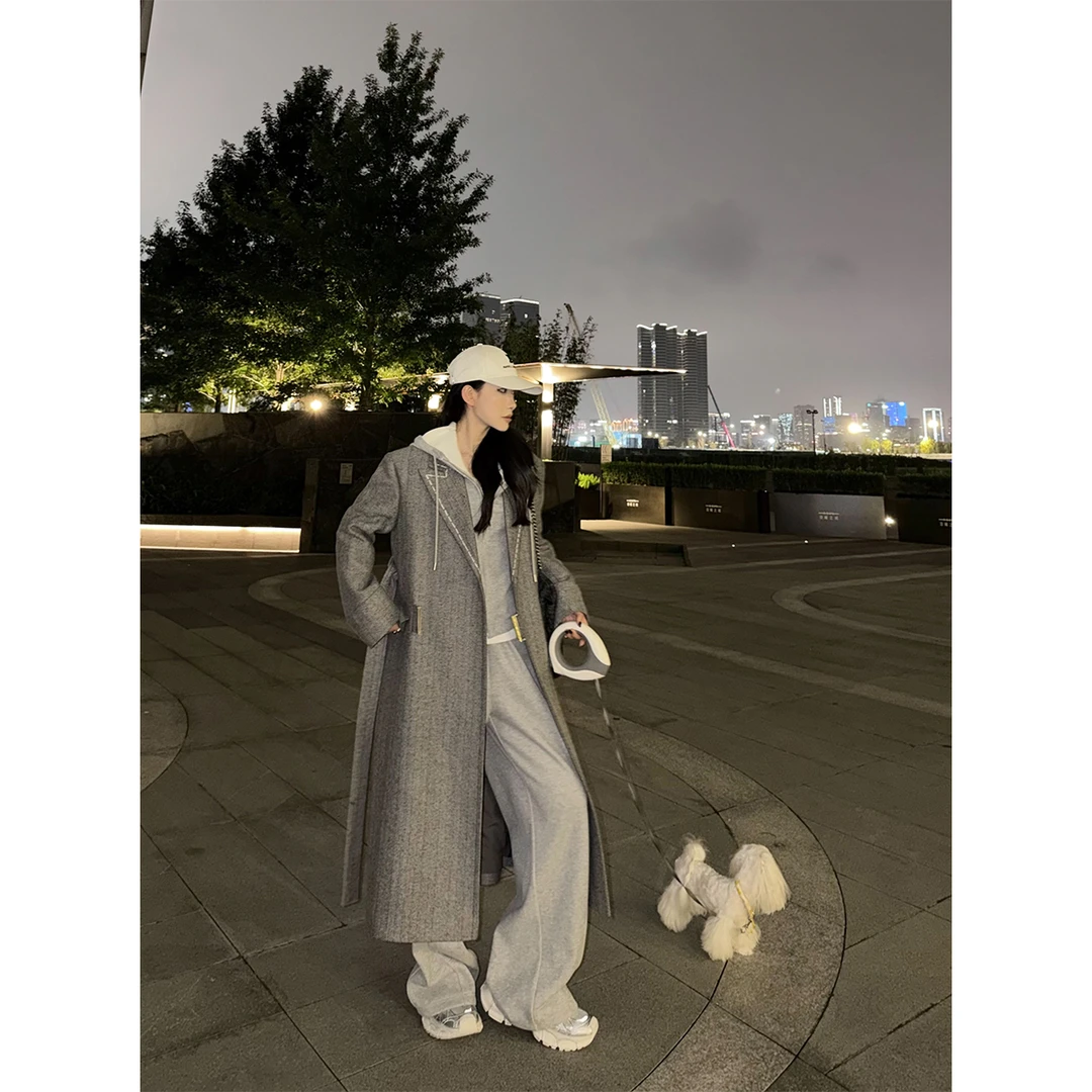 10.27 P1027Y3997 设计款装饰线戗驳领大衣女长款外套