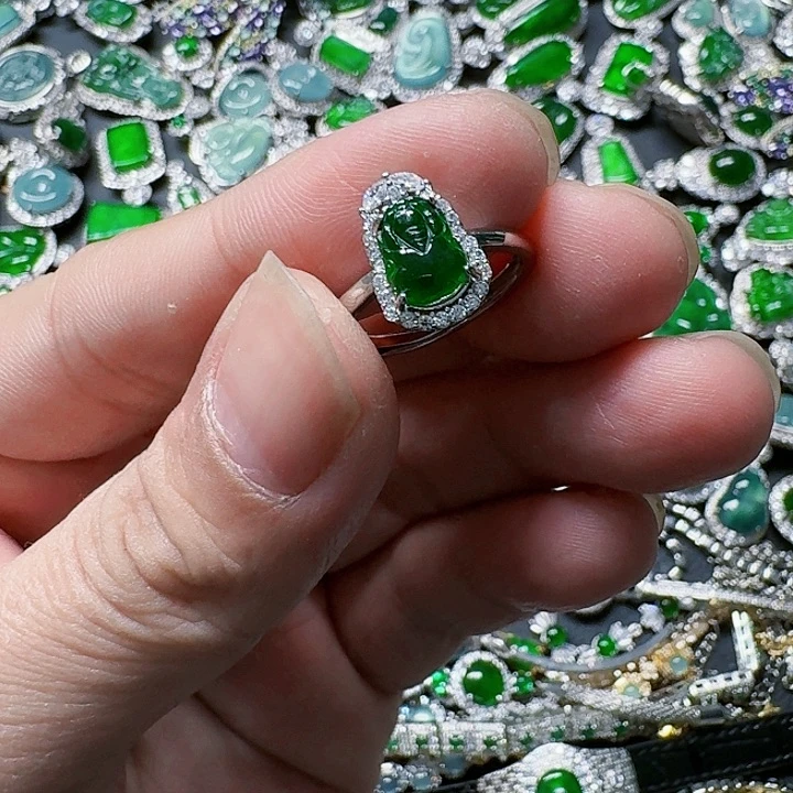 翡翠颈饰未镶嵌天然A货翡翠放漏