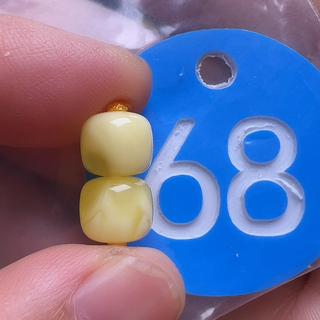 未镶嵌蜜蜡裸石8m m