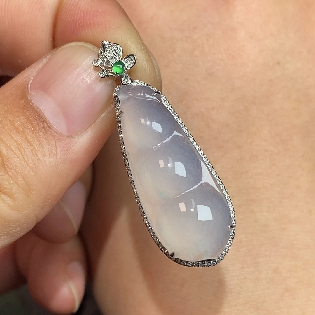 翡翠颈饰18K金镶嵌豆