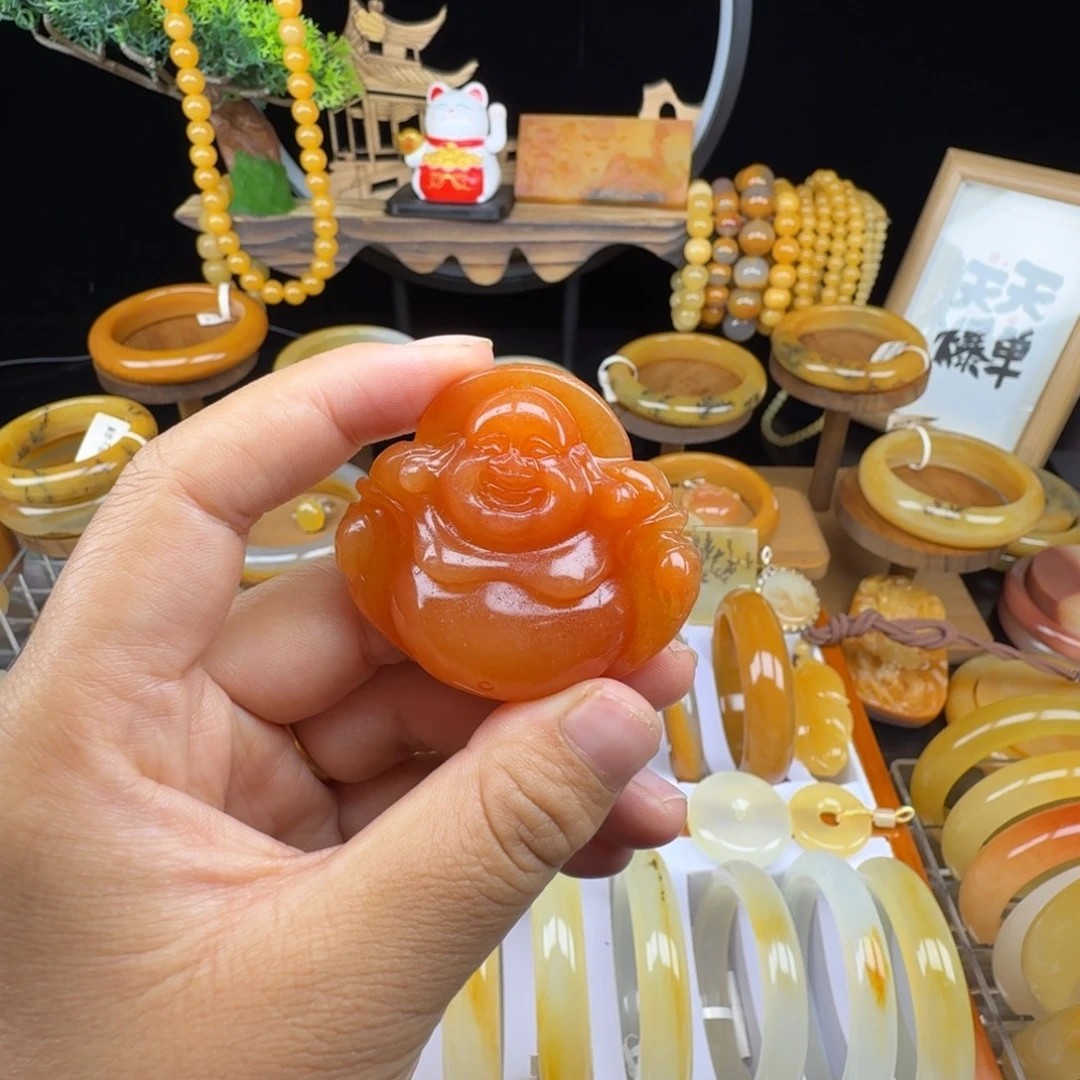 石英质玉（黄龙玉）未镶嵌颈饰