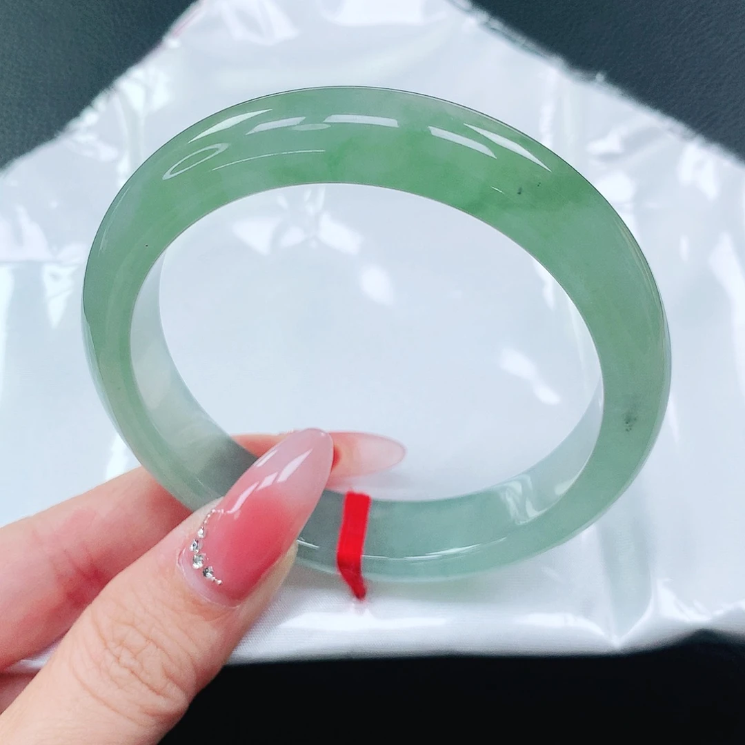翡翠手镯未镶嵌58圈