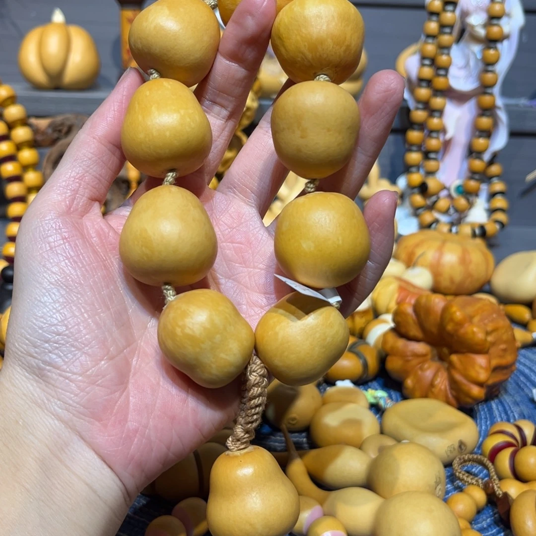 胖墩手持。