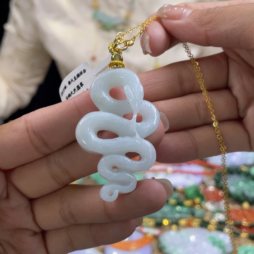 翡翠颈饰未镶嵌代编织