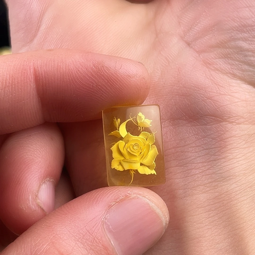 蜜蜡未镶嵌珠宝奇石