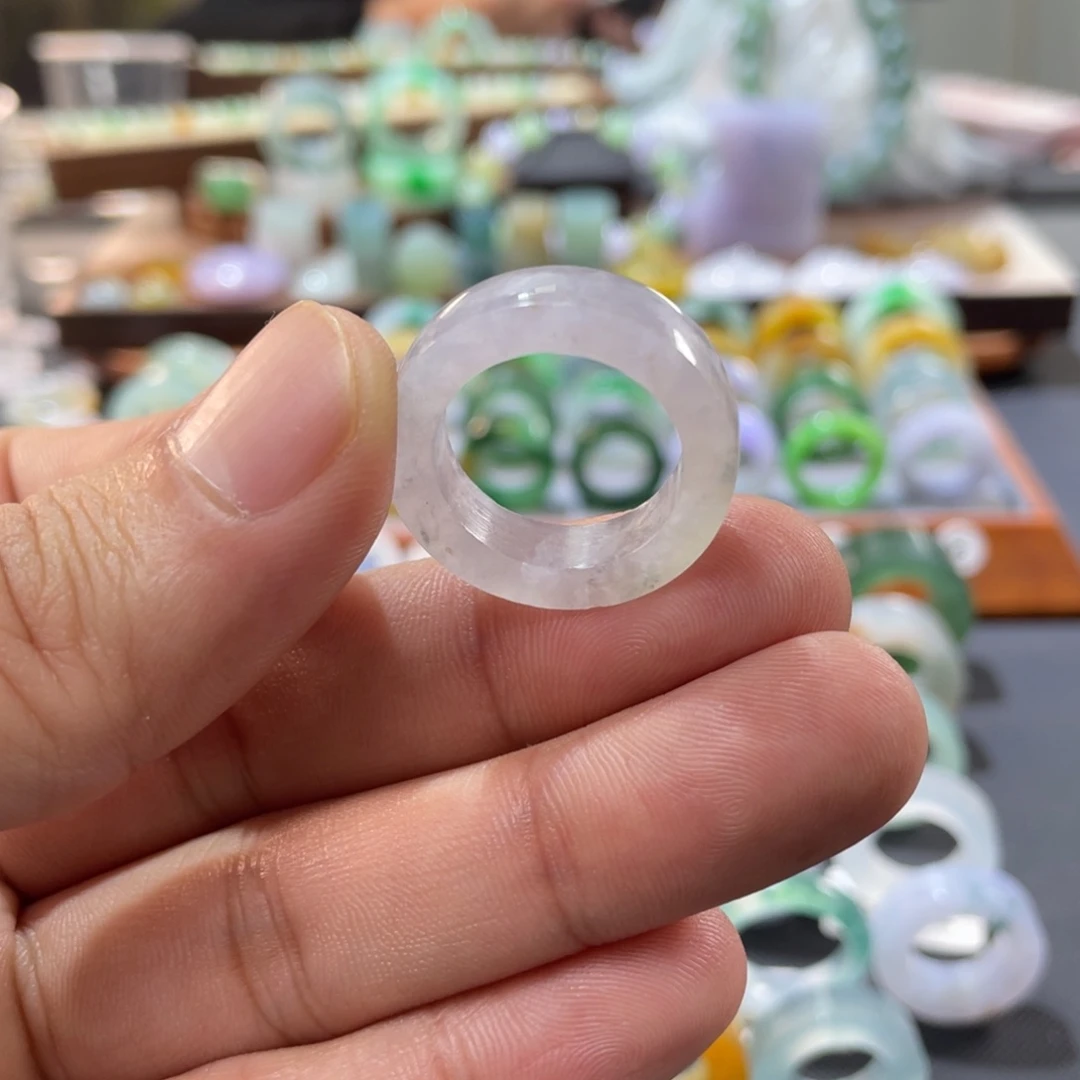翡翠戒指未镶嵌사**岁翡翠