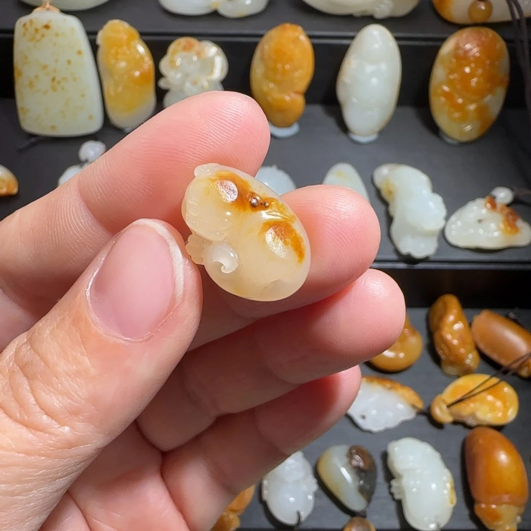 和田玉吊坠(不含链)未镶嵌桃*岛