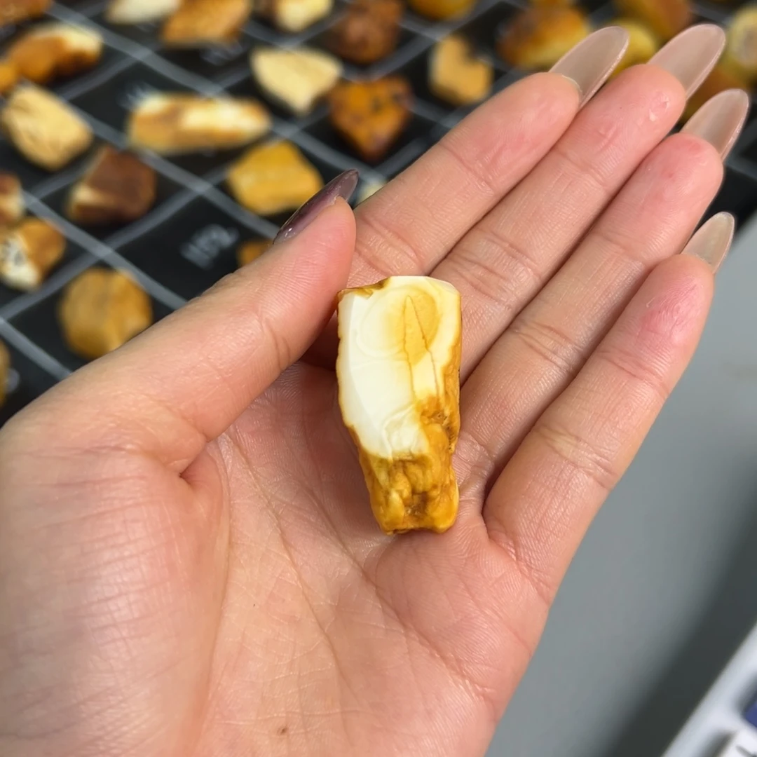 定制琥珀未镶嵌我**的蜜蜡