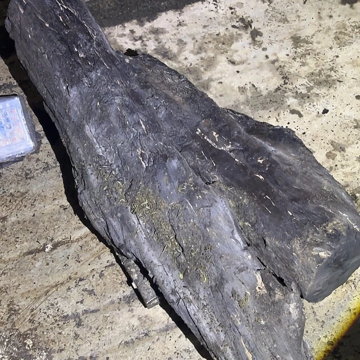 Z***鳴乌木金丝楠摆件毛料