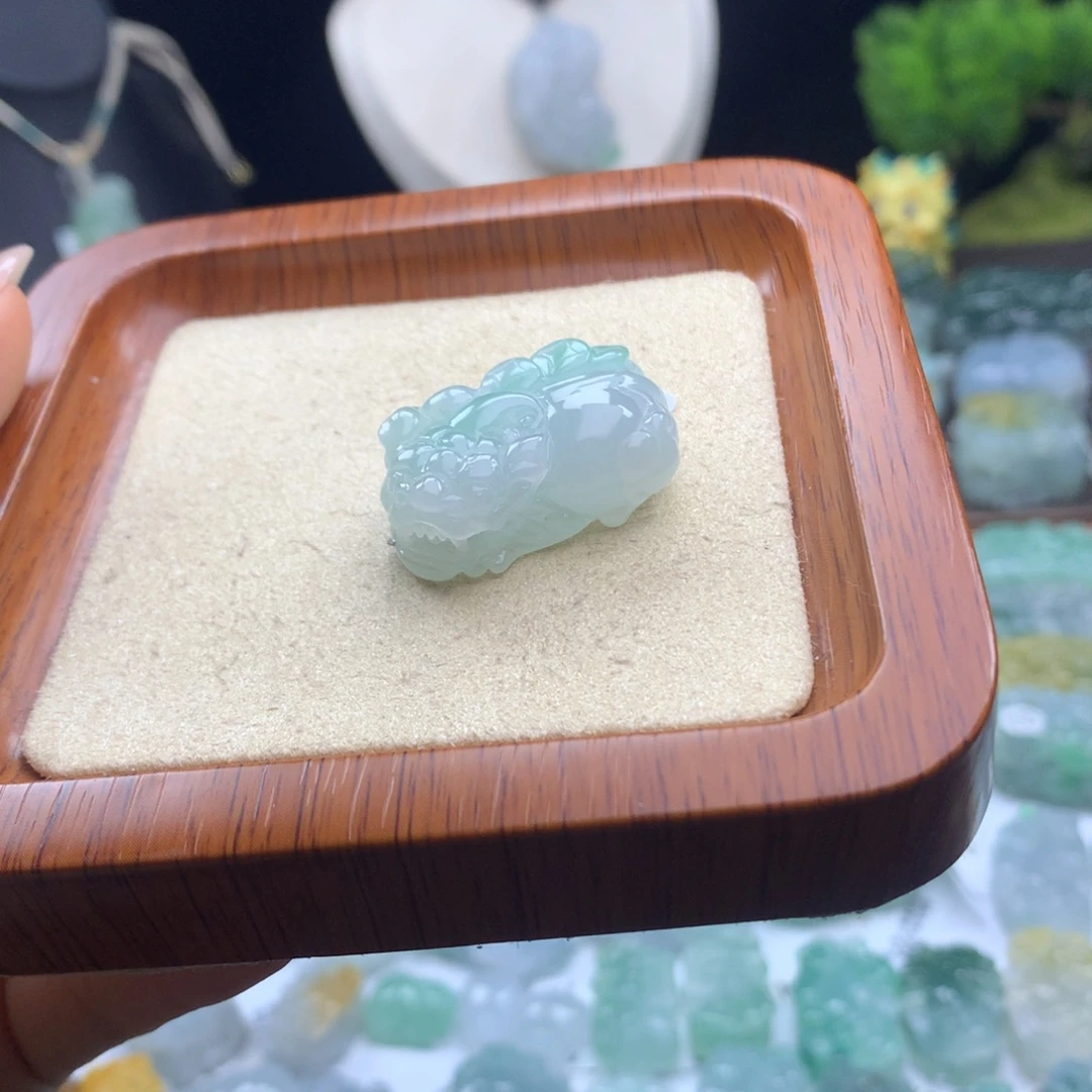 翡翠未镶嵌颈饰22