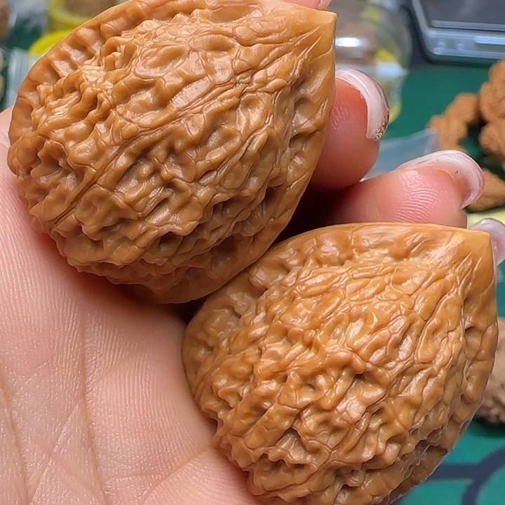 吊坠文玩核桃34蛇王一抹红