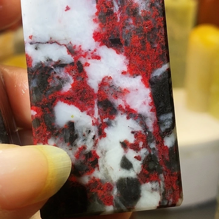 青田石鸡血石鸡血石