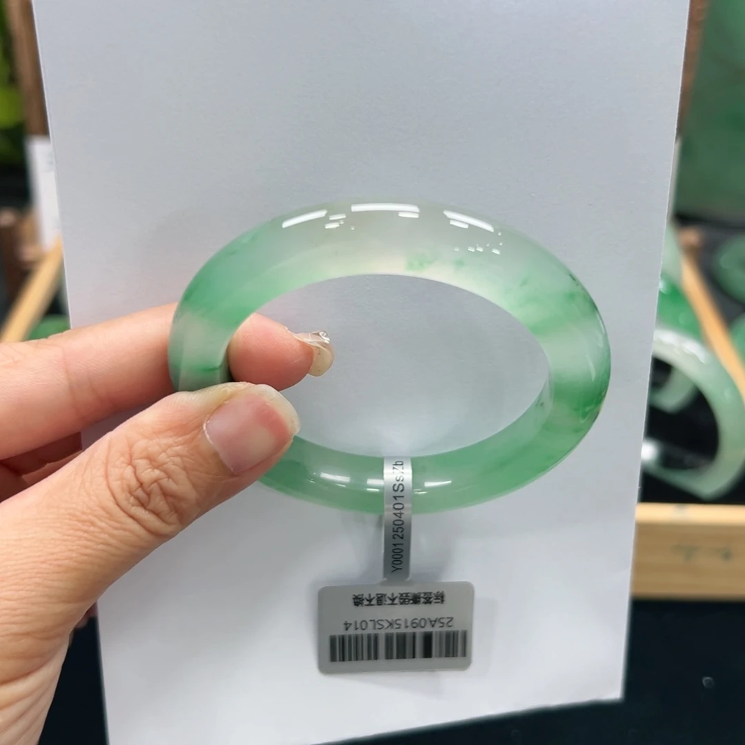 是***吖未镶嵌手镯石英质玉➕佳佳54+