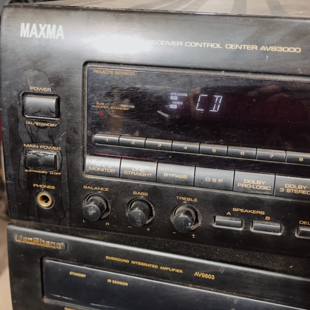 8新Maxma 功放一个，正常出声，按键全部不灵，包邮，韩国产地