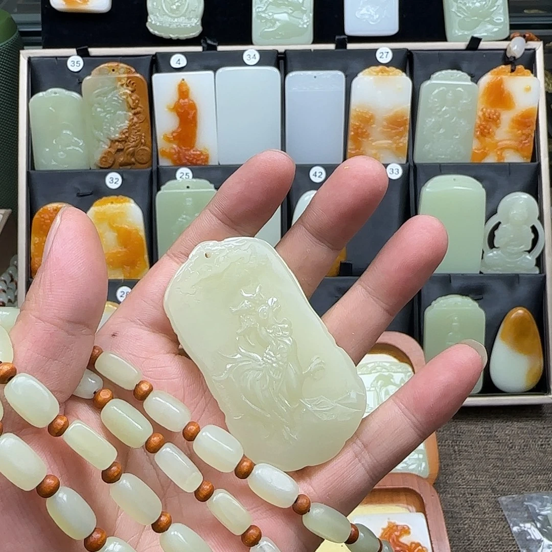 刘***宁昆仑山料一物一拍双面鸡