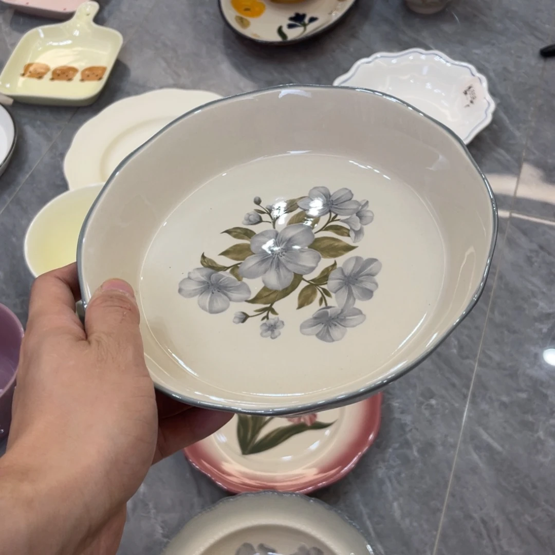 陶瓷微瑕餐具介意勿拍，满18飞！