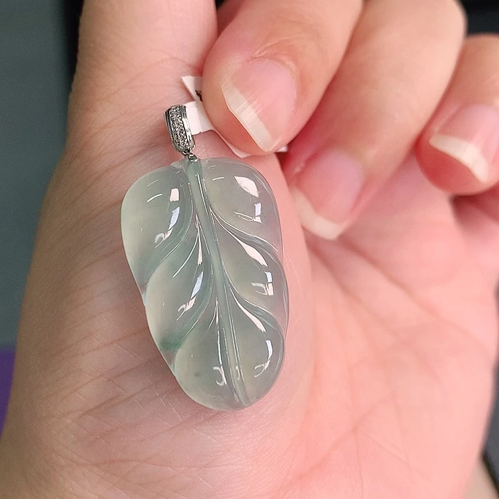 翡翠18K金镶嵌颈饰冰绿叶子28-18-4.5