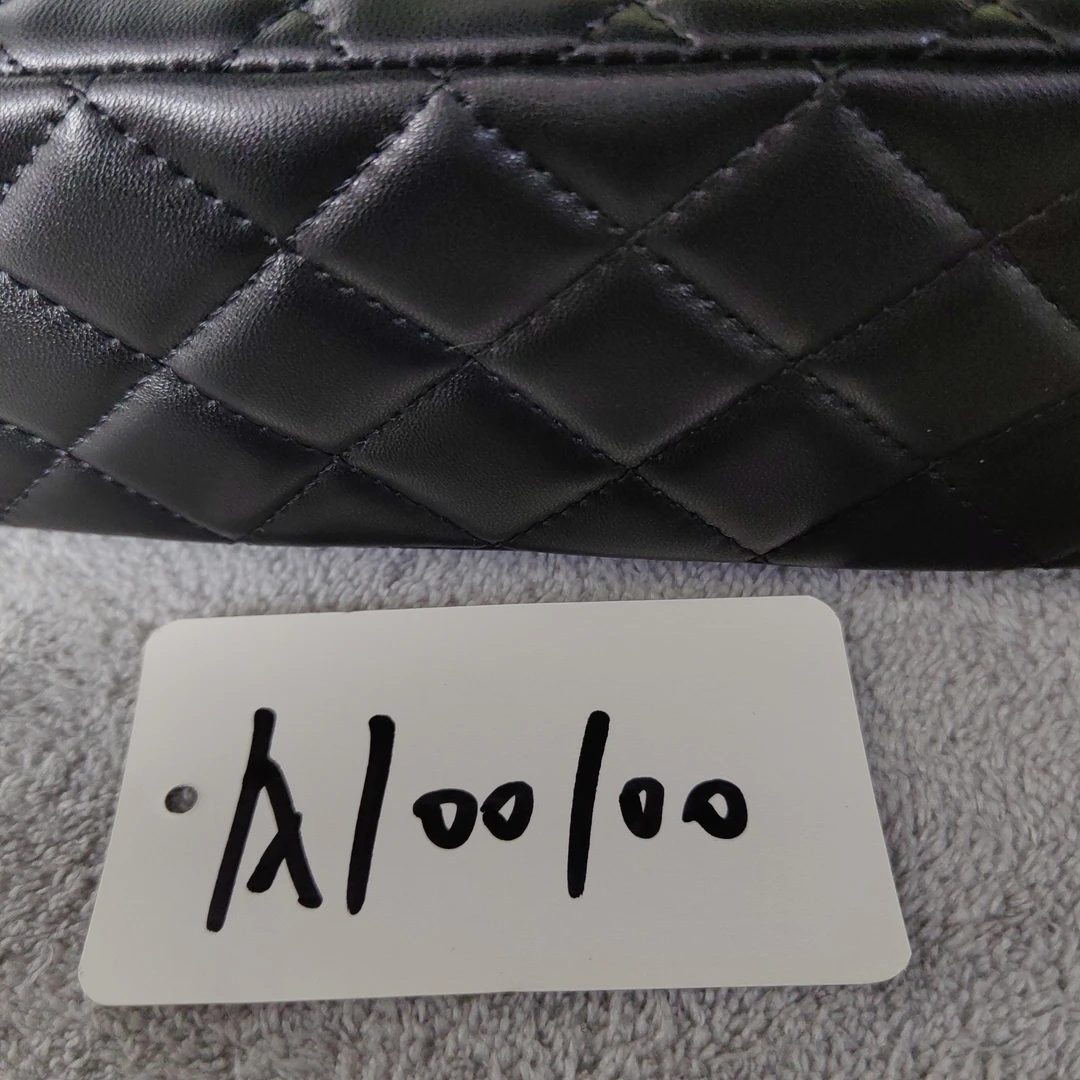 A100100黑色大mini咩咩皮包
