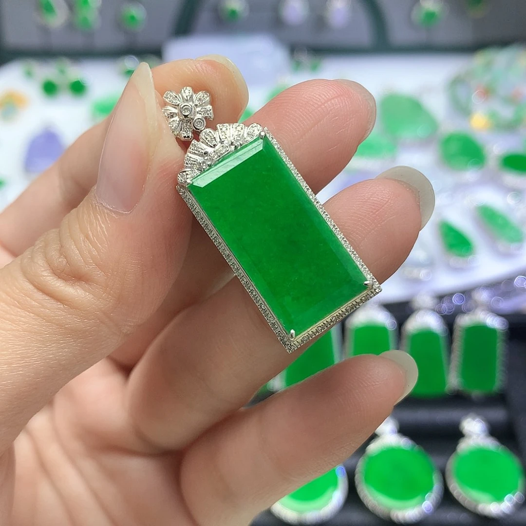 吊坠(不含链)18K金镶嵌翡翠