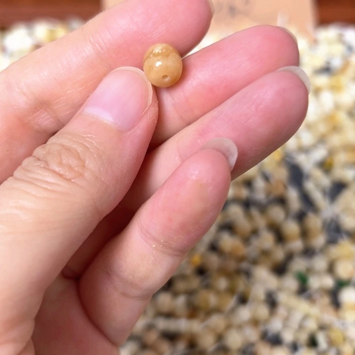 蜜蜡未镶嵌裸石7.5mm一个
