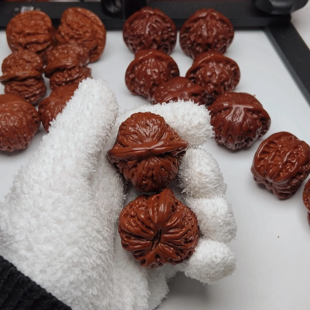 v***奇文玩核桃吊坠南疆石核桃