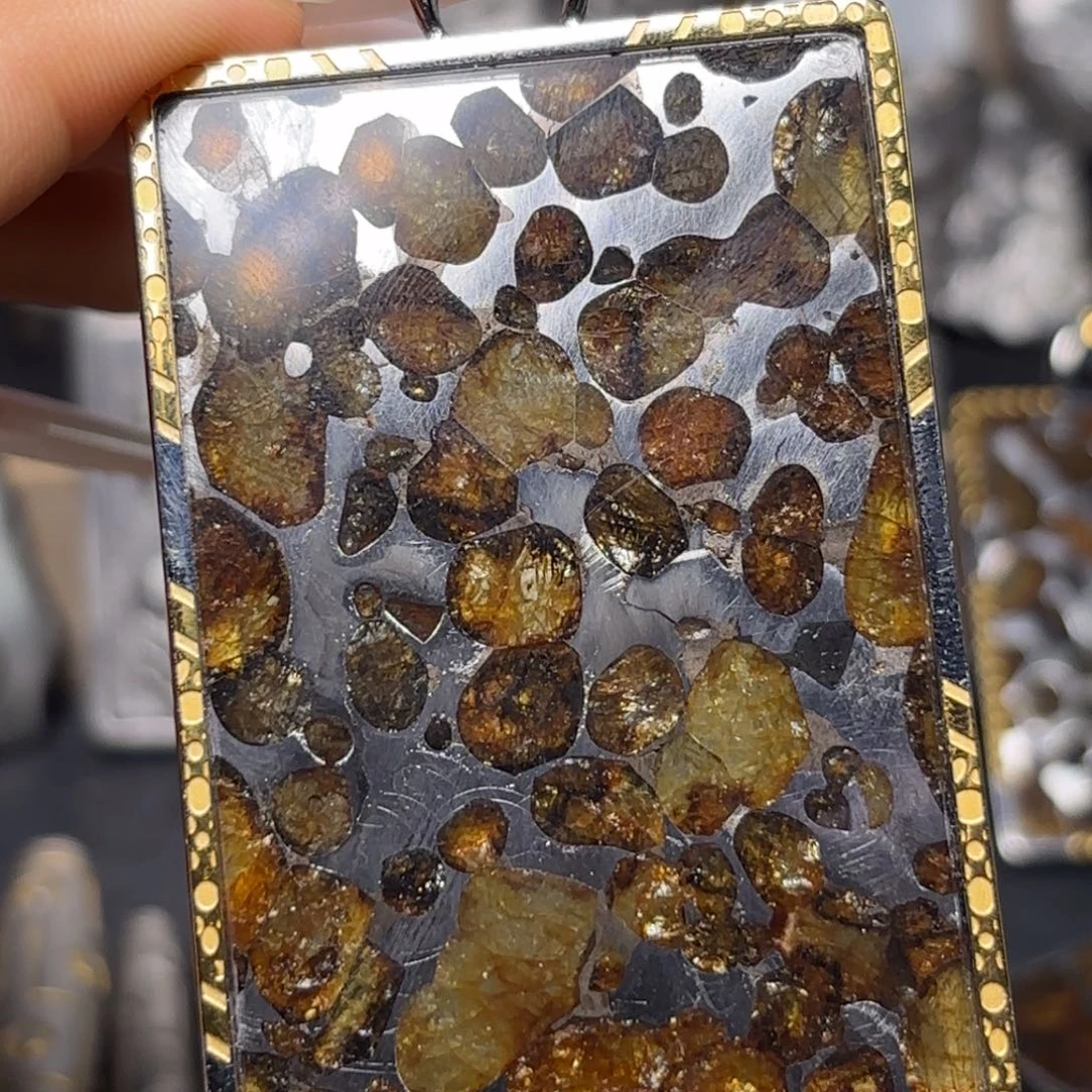 是***呀铁合金非洲肯尼亚橄榄石铁陨