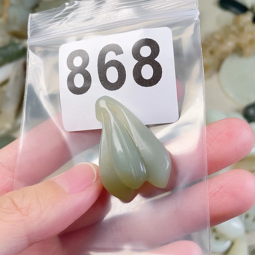 颈饰未镶嵌和田玉（糖玉）