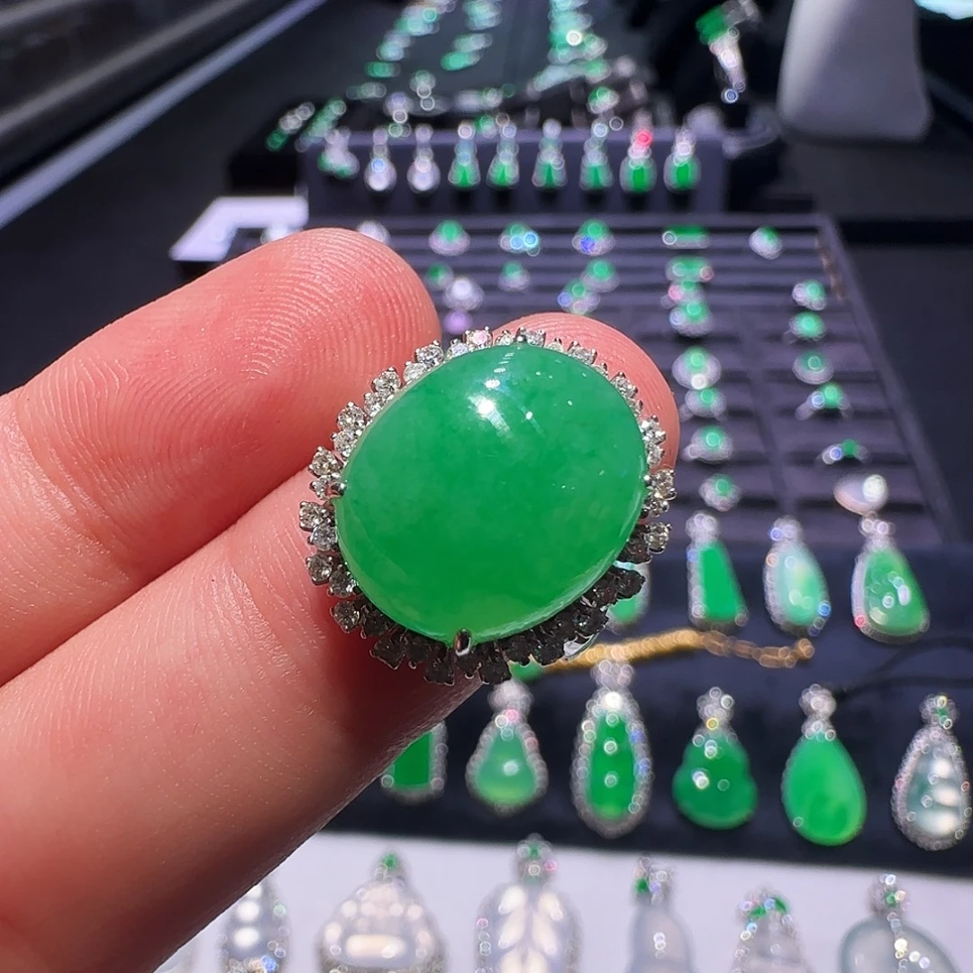 翡翠18K金镶嵌戒指戒指