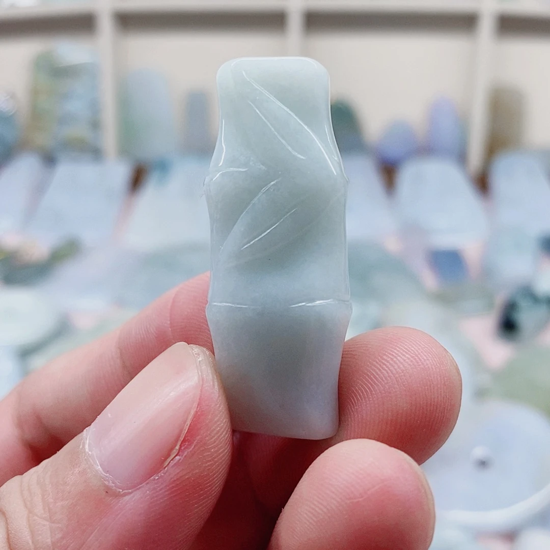 颈饰未镶嵌翡翠天然