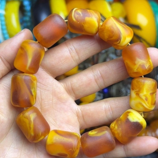 琥珀未镶嵌手链蜜蜡