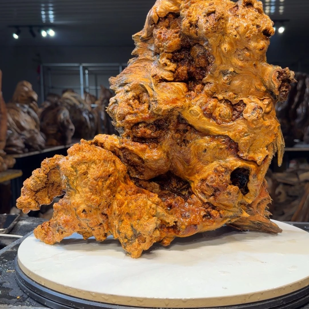 用***勤木王一刀琥珀木摆件111