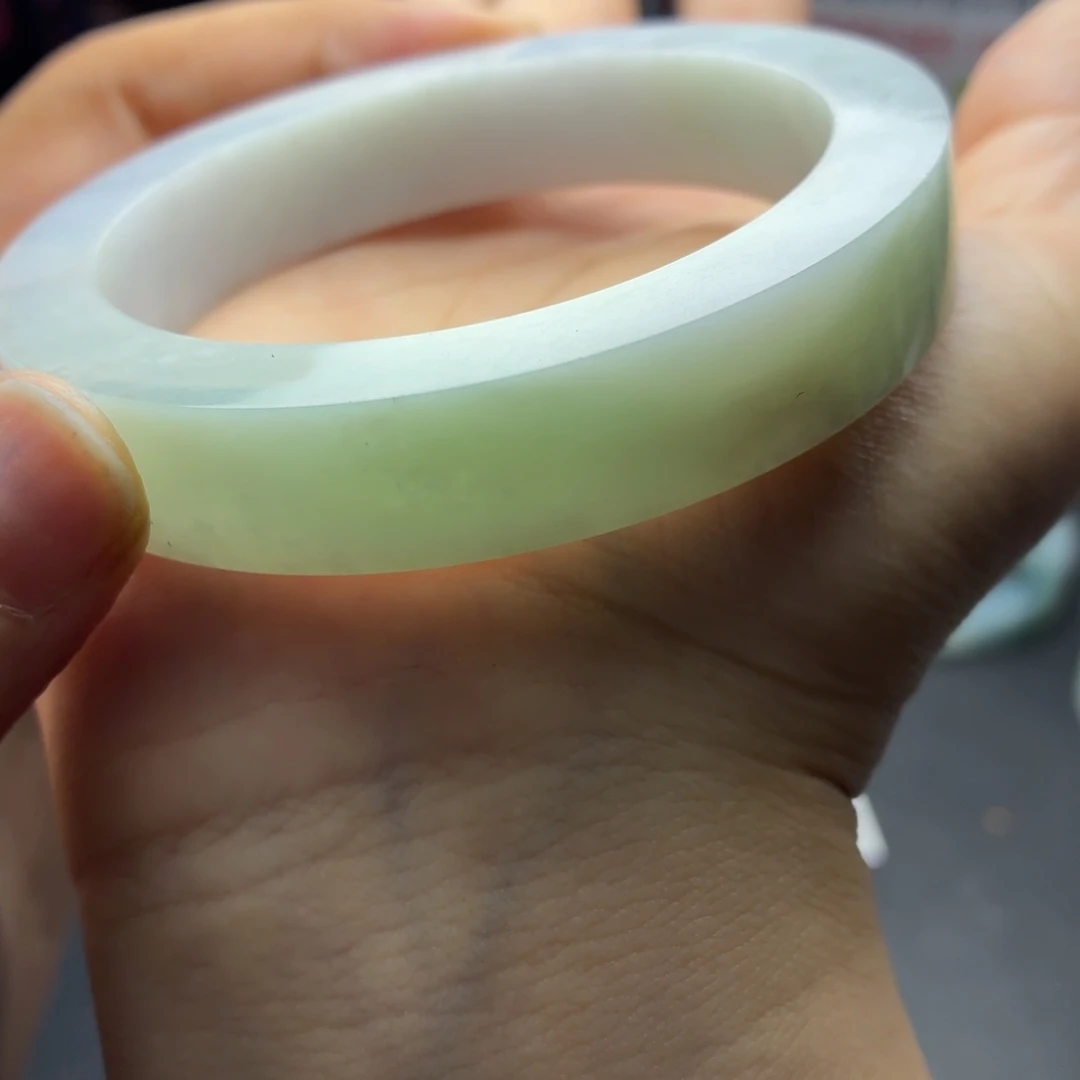 定制翡翠未镶嵌缅A翡翠多样性发一