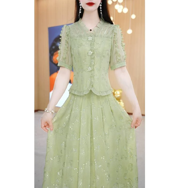 【上下套装】夏季新款V领气质名媛纯色绣花两件套套装裙M-4XL