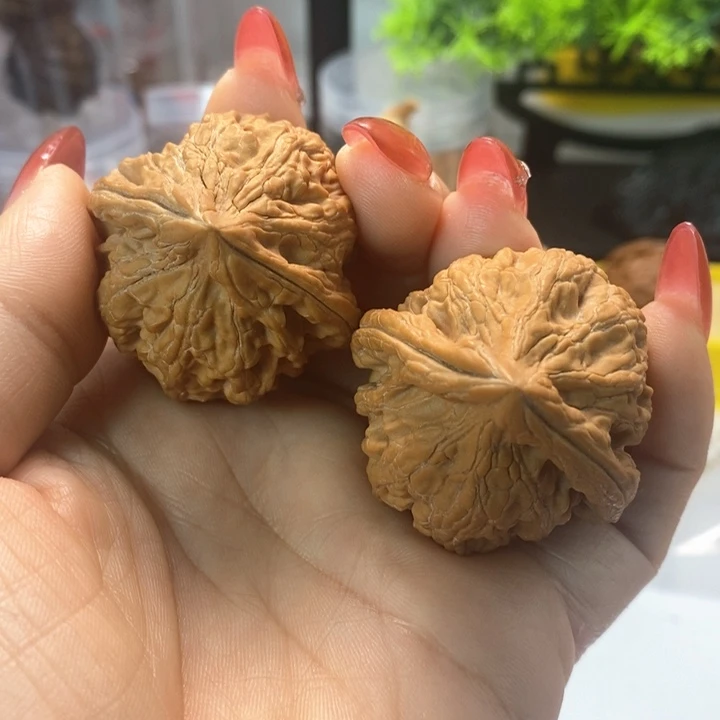 文玩核桃把件阿***活大沽石