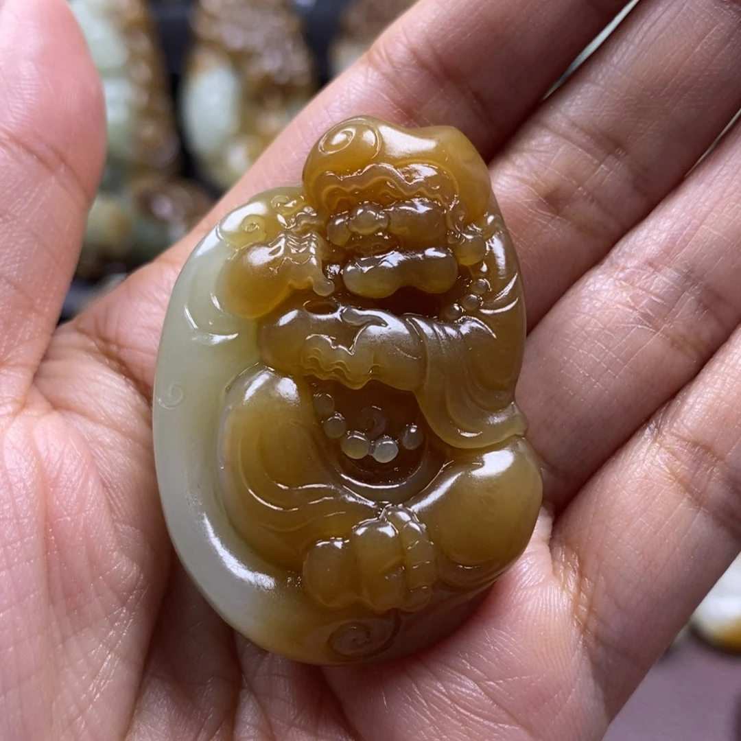 吊坠(不含链)未镶嵌和田玉（糖玉）一***夜