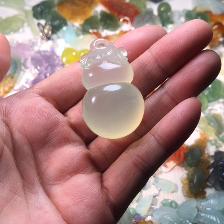 蛇纹石玉未镶嵌耳坠挂件