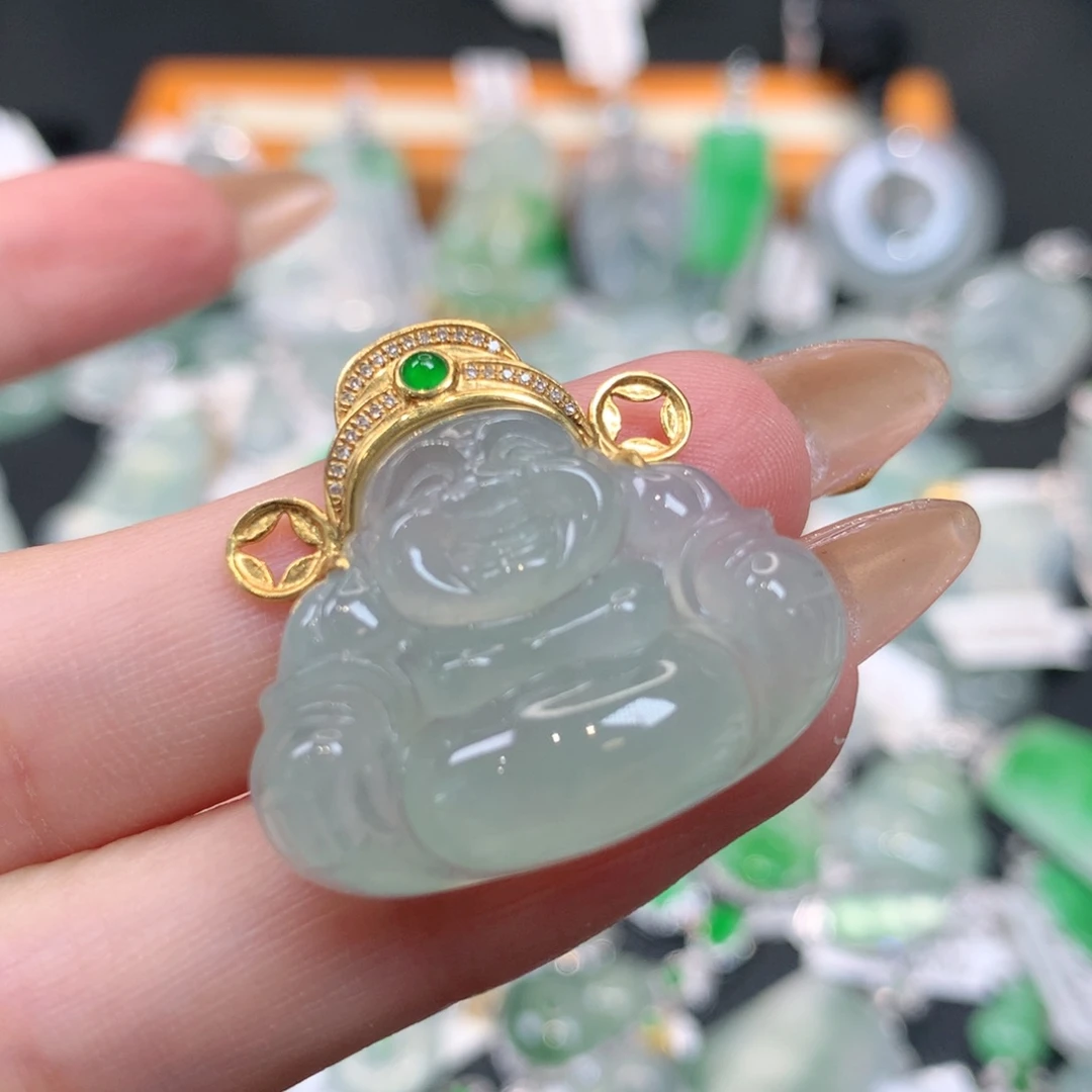 颈饰18K金镶嵌翡翠