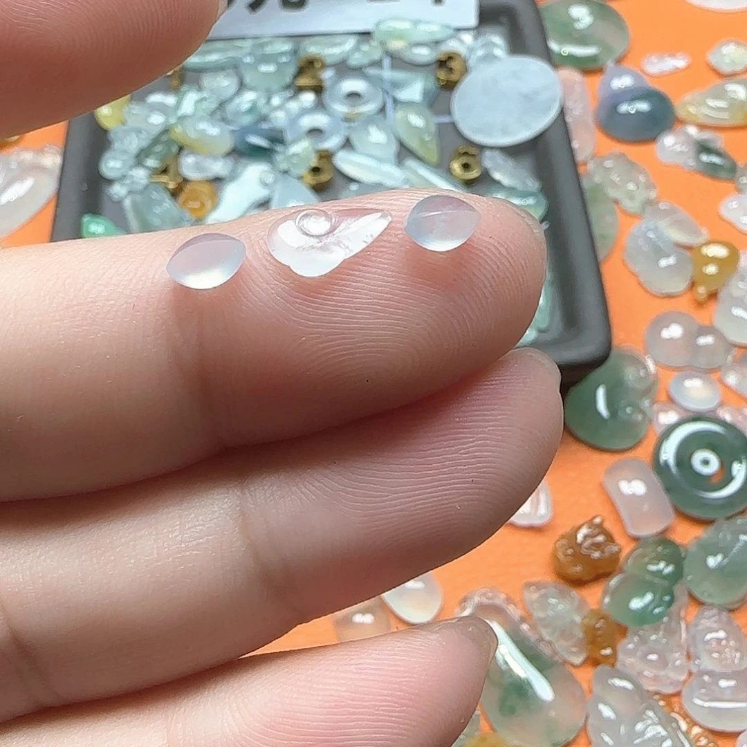 定制翡翠未镶嵌翡翠