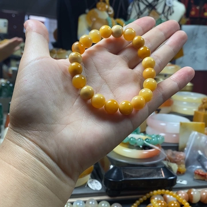 未镶嵌石英质玉（黄龙玉）手镯