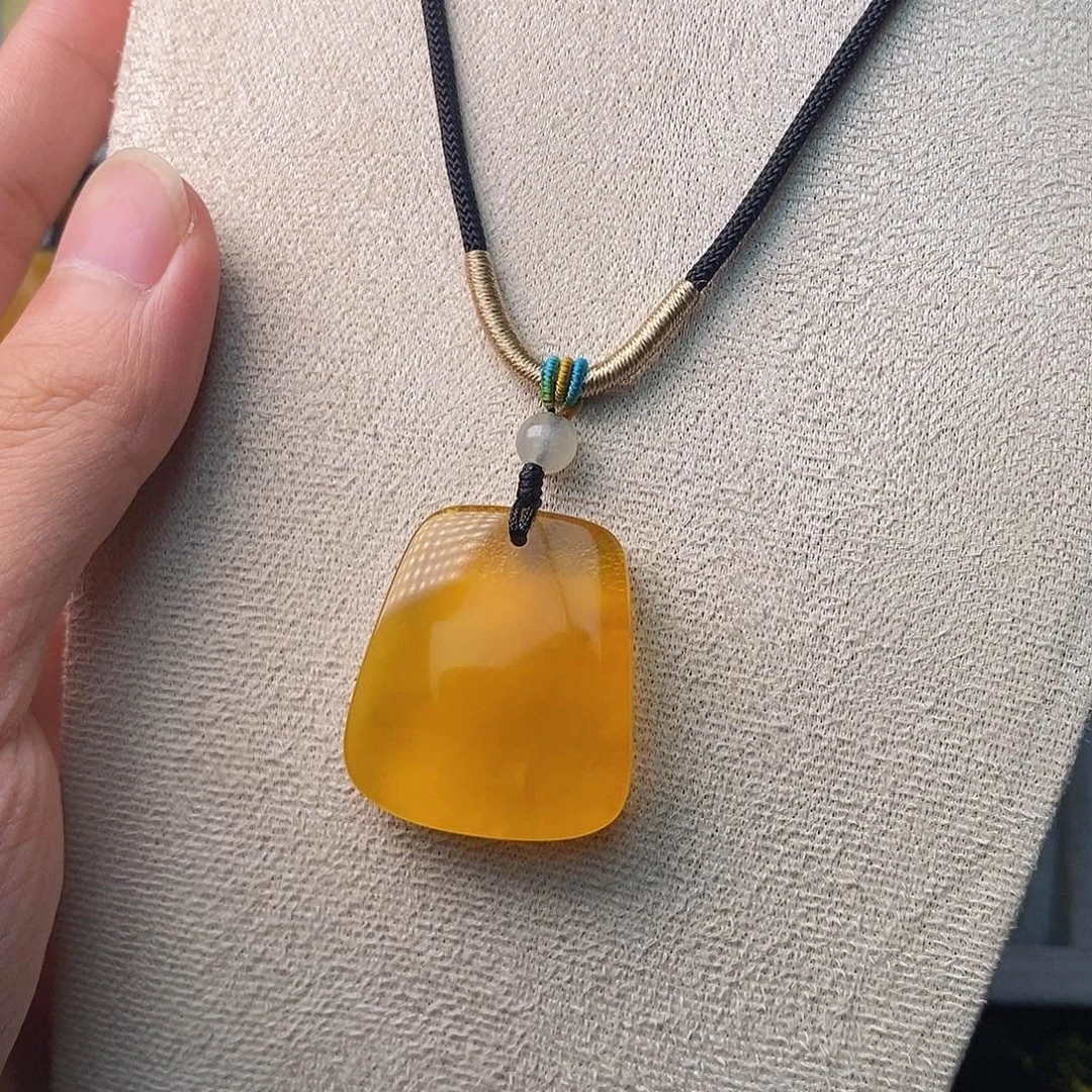 未镶嵌琥珀珠宝奇石